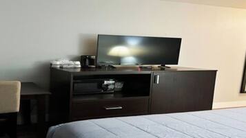 Iron/ironing board, internet, bed sheets