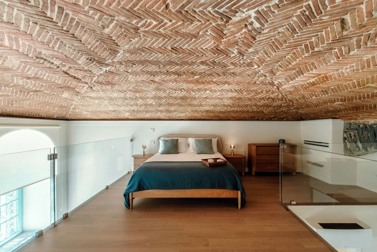 1 室のベッドルーム、アイロン / アイロン台