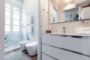 Shower, bidet - Nest & Rest - MyHomeinComo (Como)