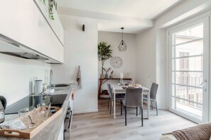 Dining - Nest & Rest - MyHomeinComo (Como)