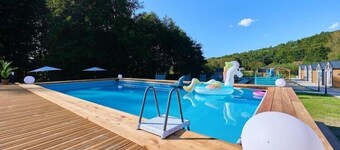 Nuevas casas de vacaciones con piscina.