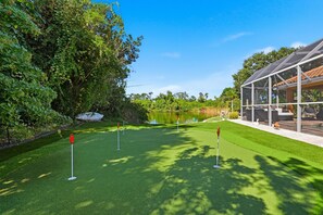 Golf - Luxury 3-Bed Poolside Oasis w/ Spa & Putting Green (Sarasota)