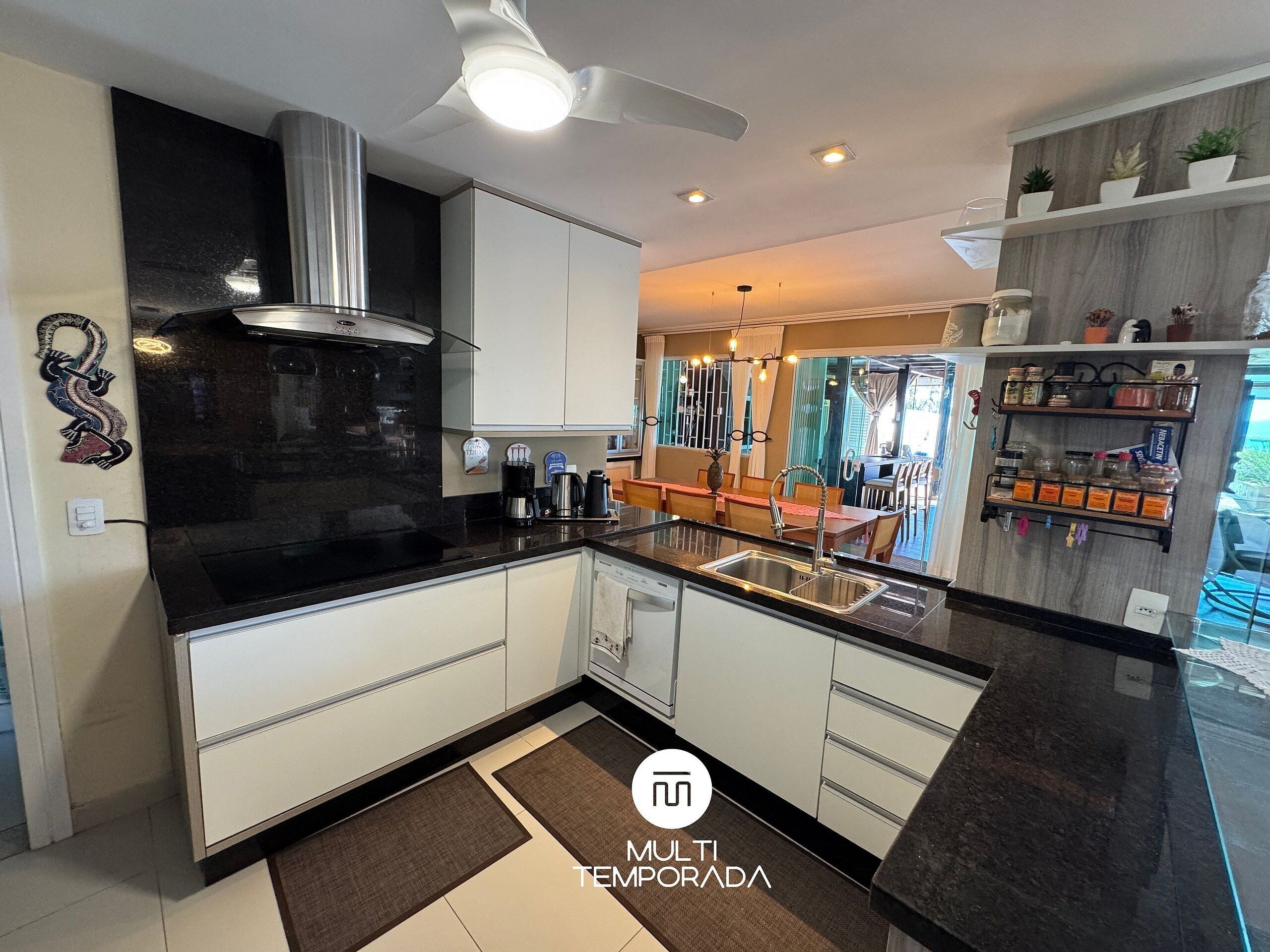 Honeymoon House, Pool Access, Beach View | Private kitchen | Fridge, microwave, cookware/dishes/utensils