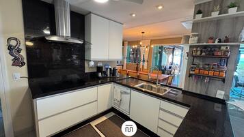 Honeymoon House, Pool Access, Beach View | Private kitchen | Fridge, microwave, cookware/dishes/utensils