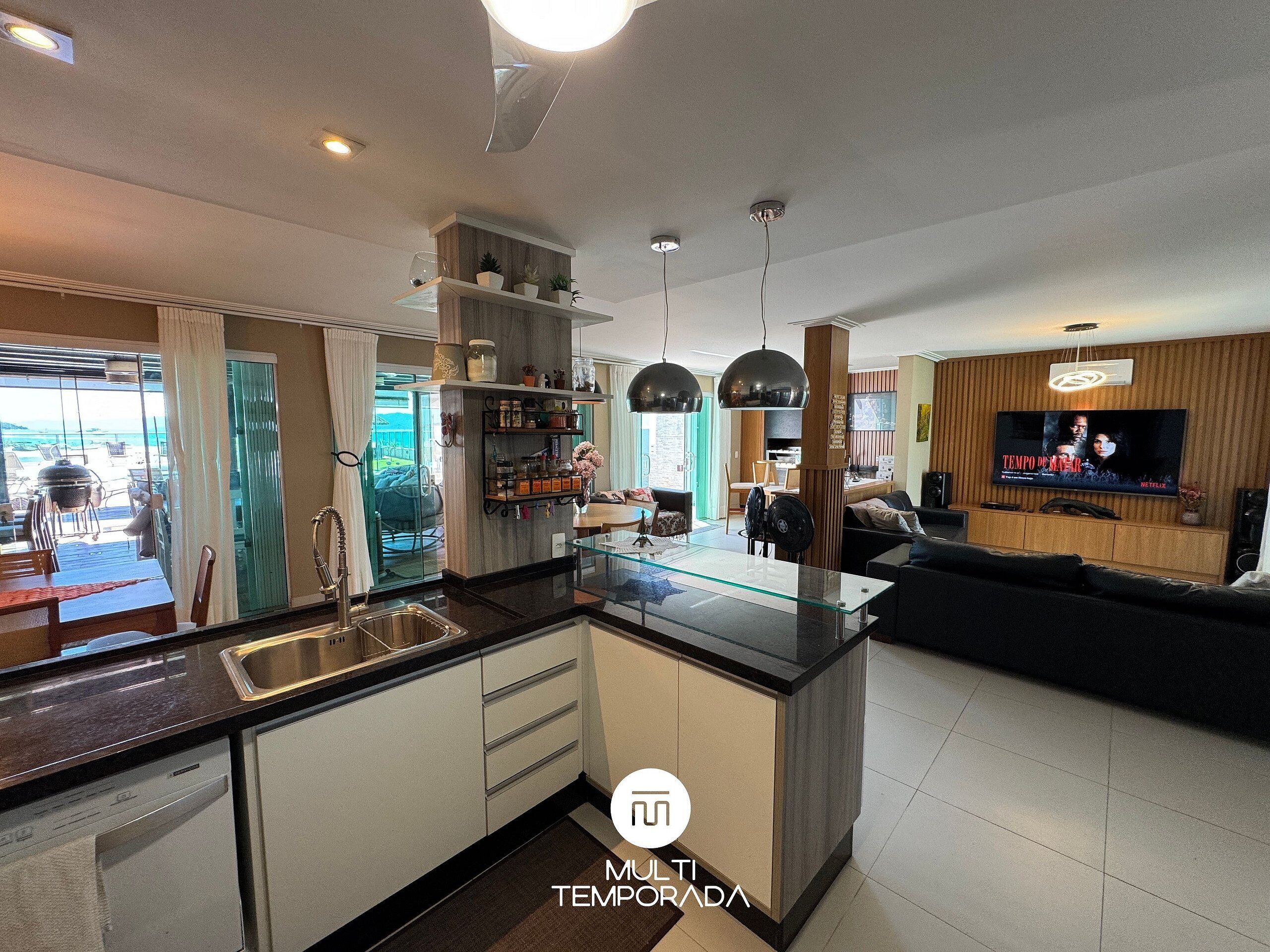 Honeymoon House, Pool Access, Beach View | Interior