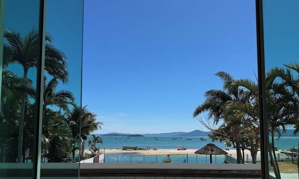 Honeymoon House, Pool Access, Beach View | Property grounds - Dream House Frente Mar - Ponta das Canas (Florianópolis)