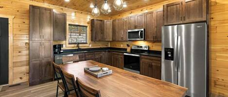 Frigorífic, microones, forn i placa de cuina