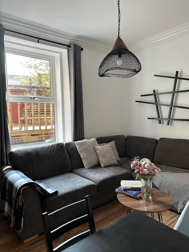 West End Retreat , Minutes to Airport & City Center