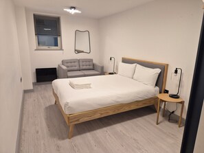 2 bedrooms, iron/ironing board, travel cot, WiFi - York Centre, Balcony - Lift, family or groups, cot (York)