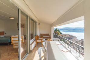 Outdoor dining - Apartment "T2 L’Amourié 1st Floor" with Shared Terrace and Balcony (Sainte-Croix-du-Verdon)