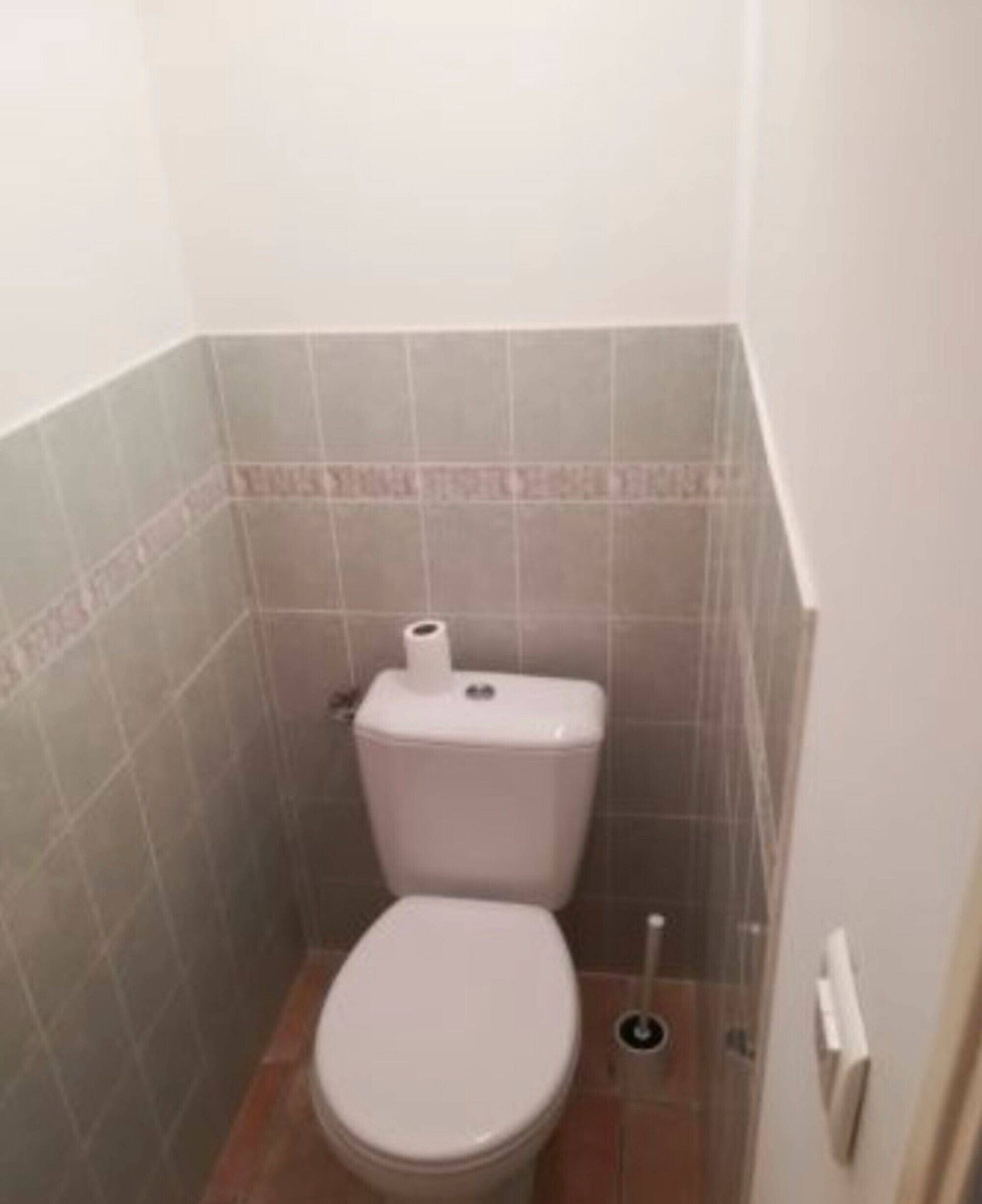 Douche, articles de toilette gratuits, serviettes fournies