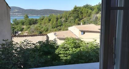 L'amourié, rdc, gßte 4 personnes, vue sur le lac