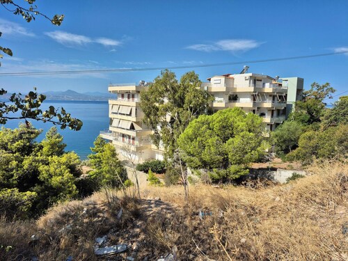 Atlas on the Water - Loutraki