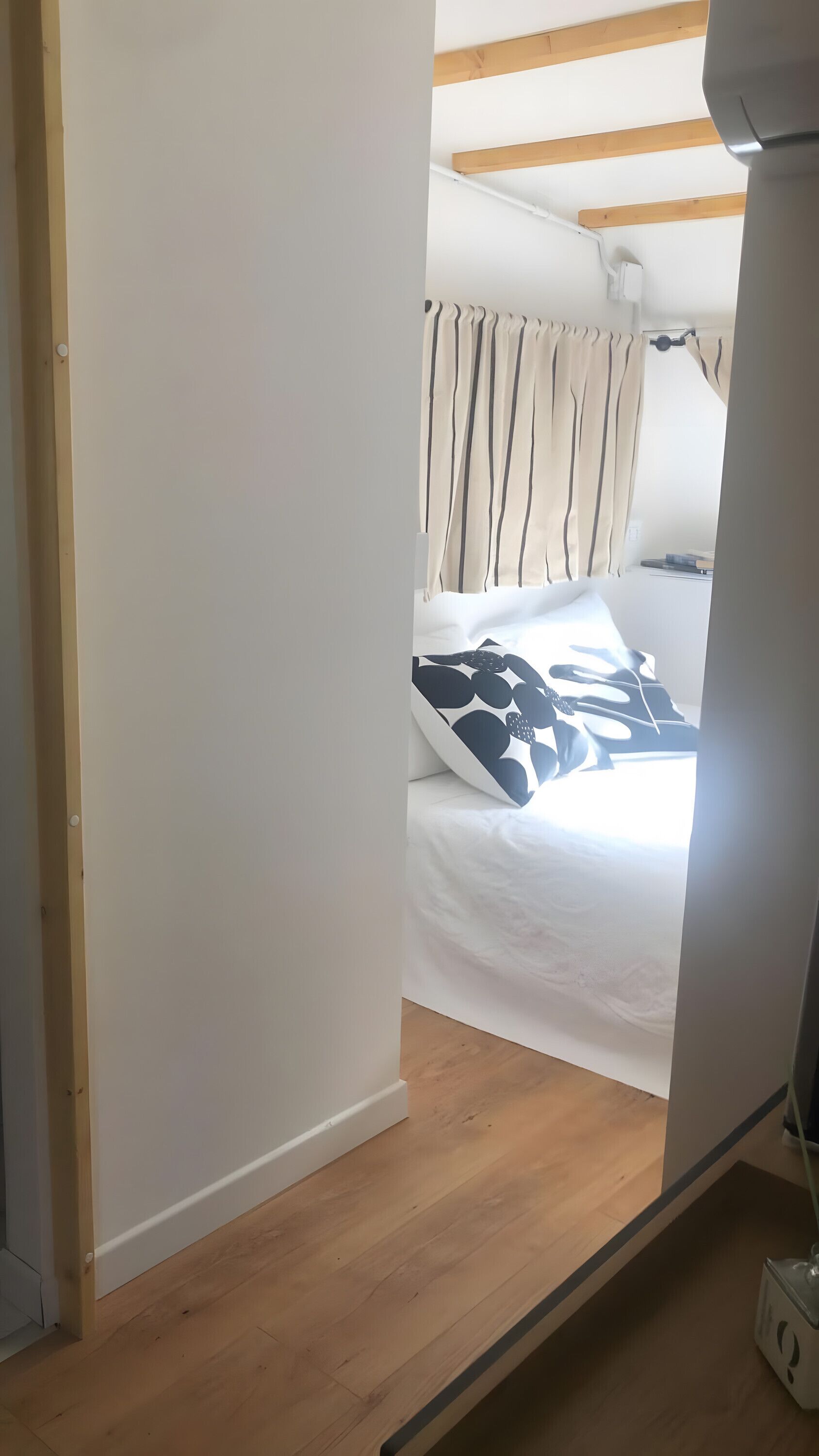 4 chambres, fer et planche à repasser, draps fournis