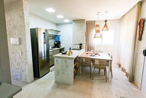 Căn hộ | Bếp riêng | Tủ lạnh, lò vi sóng, lò nướng, bếp nấu 