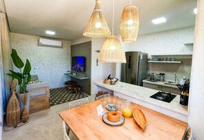 Apartemen | Dapur pribadi | Lemari es, microwave, oven, dan kompor