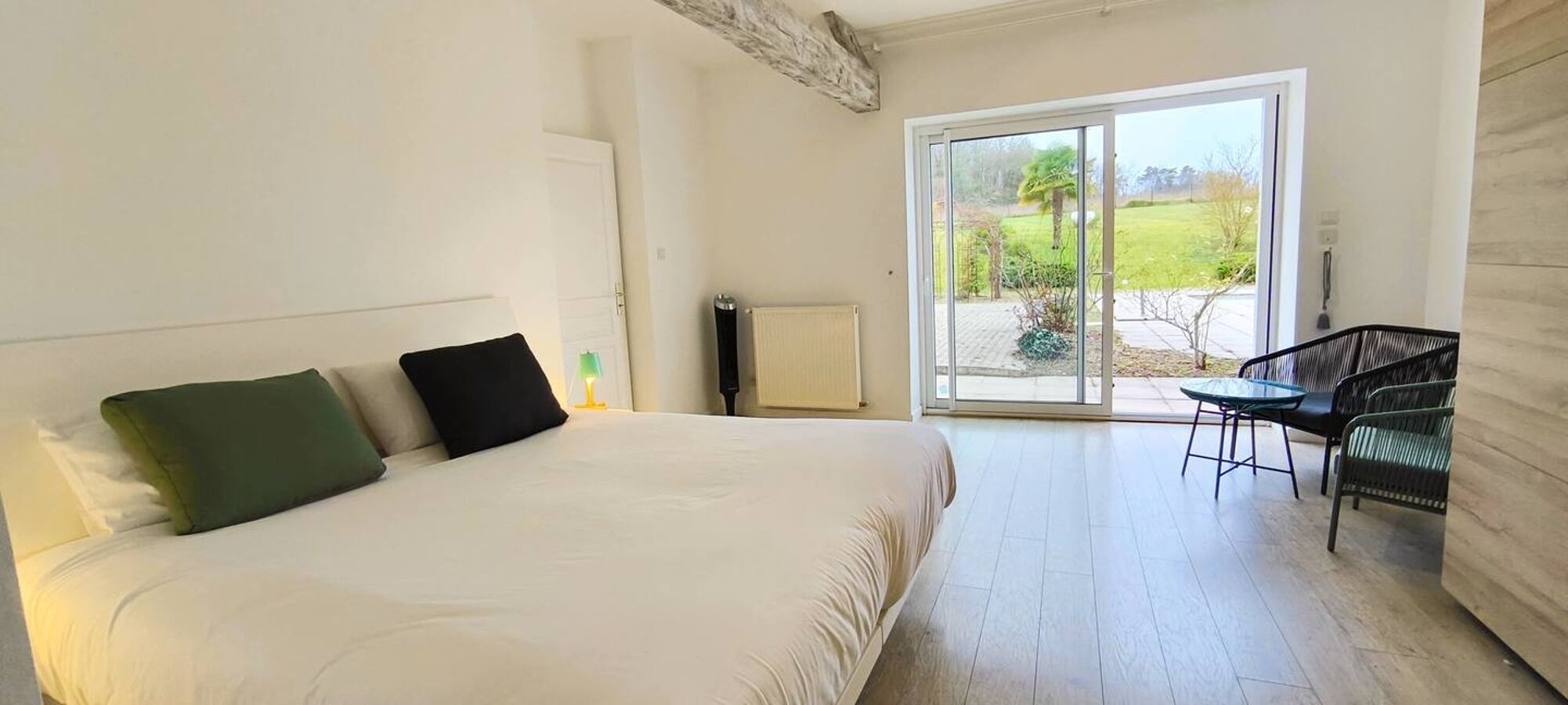 4 bedrooms, iron/ironing board, free WiFi, bed sheets