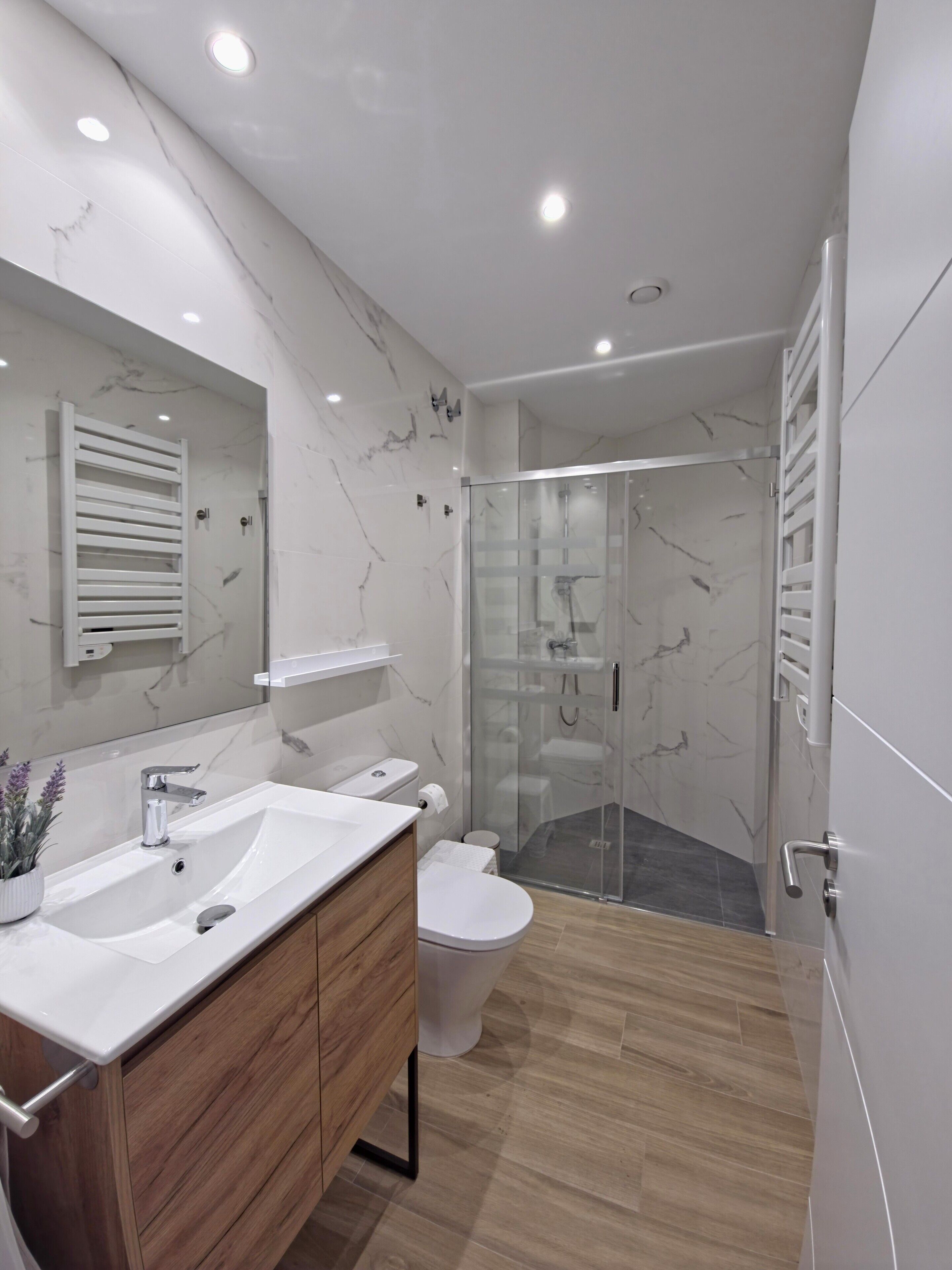 Appartamento, 1 camera da letto | Bagno | Doccia, set di cortesia gratuito, asciugacapelli, asciugamani