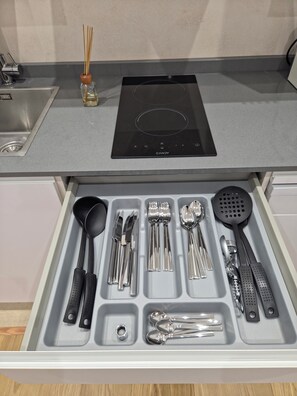 Lejlighed - 1 soveværelse | Privat køkken | Køleskab, mikrobølgeovn, kogeplade, opvaskemaskine