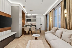 TV - New suite 6 personnes- Saint Germain Notre-Dame (Paris)