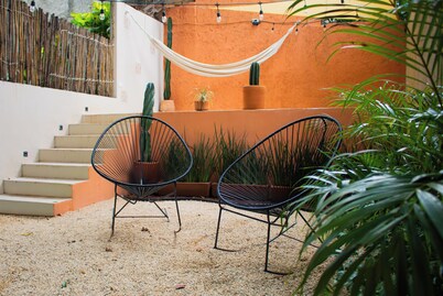 Boho Suite, Garden and Private Pool in Merida Downtown (Romantic and Exclusive)