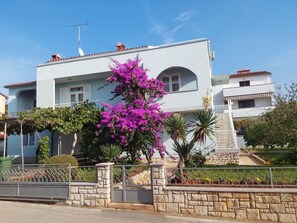 Exterior - Vacation apartment Aldo II - Modern feel-good apartment in a quiet location in Poreč (Poreč)