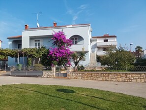 Exterior - Vacation apartment Aldo II - Modern feel-good apartment in a quiet location in Poreč (Poreč)