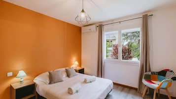 2 Schlafzimmer, Bügeleisen/Bügelbrett, Reisekinderbett, kostenloses WLAN