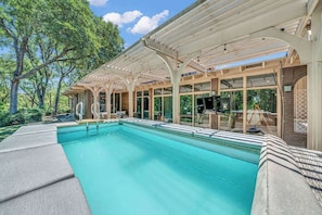 Pool - Luxe Austin Retreat, Pool & Yard, Sleeps 20 (Austin)