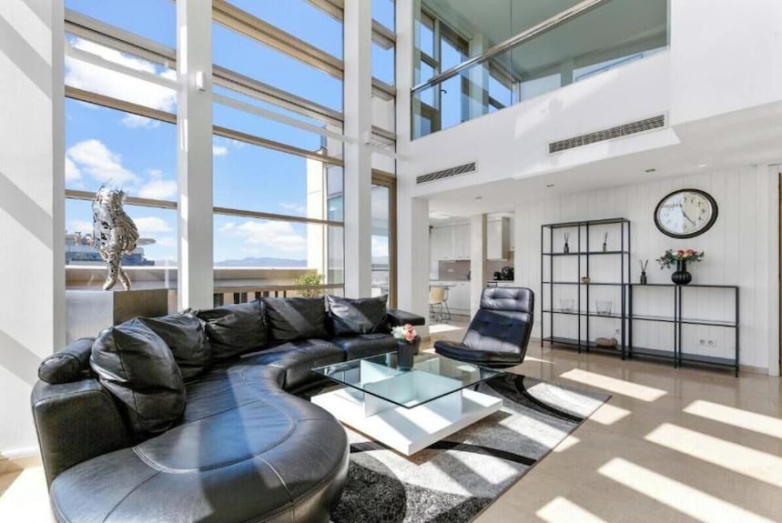 Welcome To The Penthouse Beachfront Luxury - 바달로나
