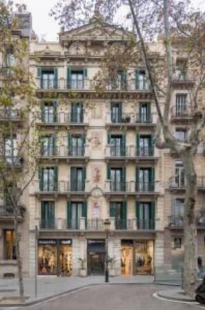 Exterior - Welcome to The Penthouse – Beachfront Luxury (Barcelona)