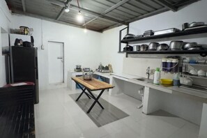 Restaurant - Wald's Place Boracay (Boracay Island)