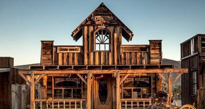 Cosmic Cowboy • Walk to Pappy's & Pioneertown, Spa