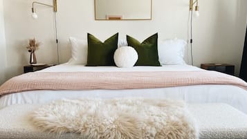 2 habitaciones, tabla de planchar con plancha, cuna de viaje y wifi