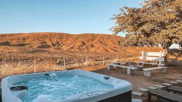 Bain à remous extérieur