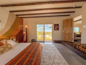 2 bedrooms, iron/ironing board, WiFi, bed sheets - JT Improper • Saltwater Pool, 10-Acres, Spa, Views (Joshua Tree)