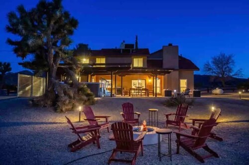 The Lodge • Walk into Joshua Tree Park, Huge Spa