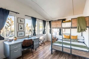 3 chambres, fer et planche à repasser, lit de bébé portatif, Wi-Fi