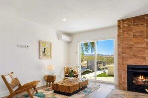 Interior - Spa, Game Room, Gym, Views (Joshua Tree)