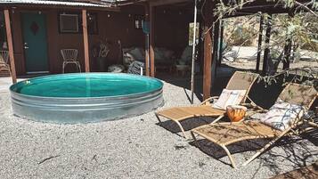 Tina de hidromasaje al aire libre