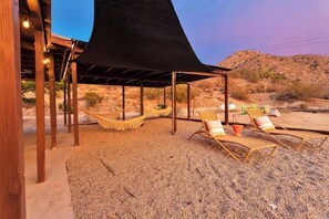 Property grounds - Stunning Views, Spa, Soak Pool · Starfire Lodge (Morongo Valley)