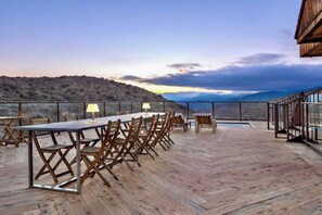 Outdoor dining - Stargate • Mountain Views, Pool, Spa & Serenity (Yucca Valley)
