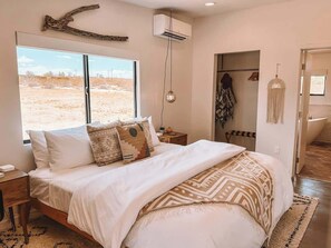 Iron/ironing board, travel cot, WiFi, bed sheets - Romantic Stargazing Escape · Starlight Sanctuary (Joshua Tree)