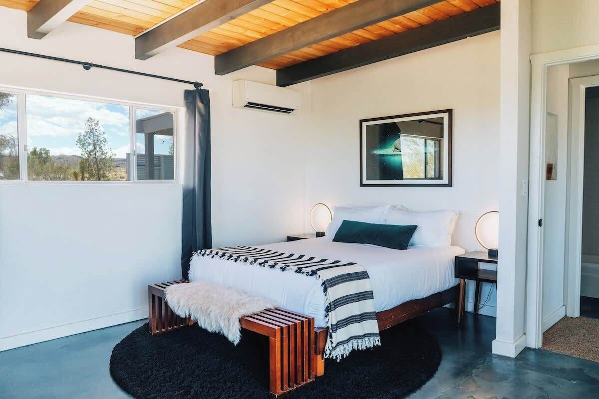 3 bedrooms, iron/ironing board, travel crib, WiFi