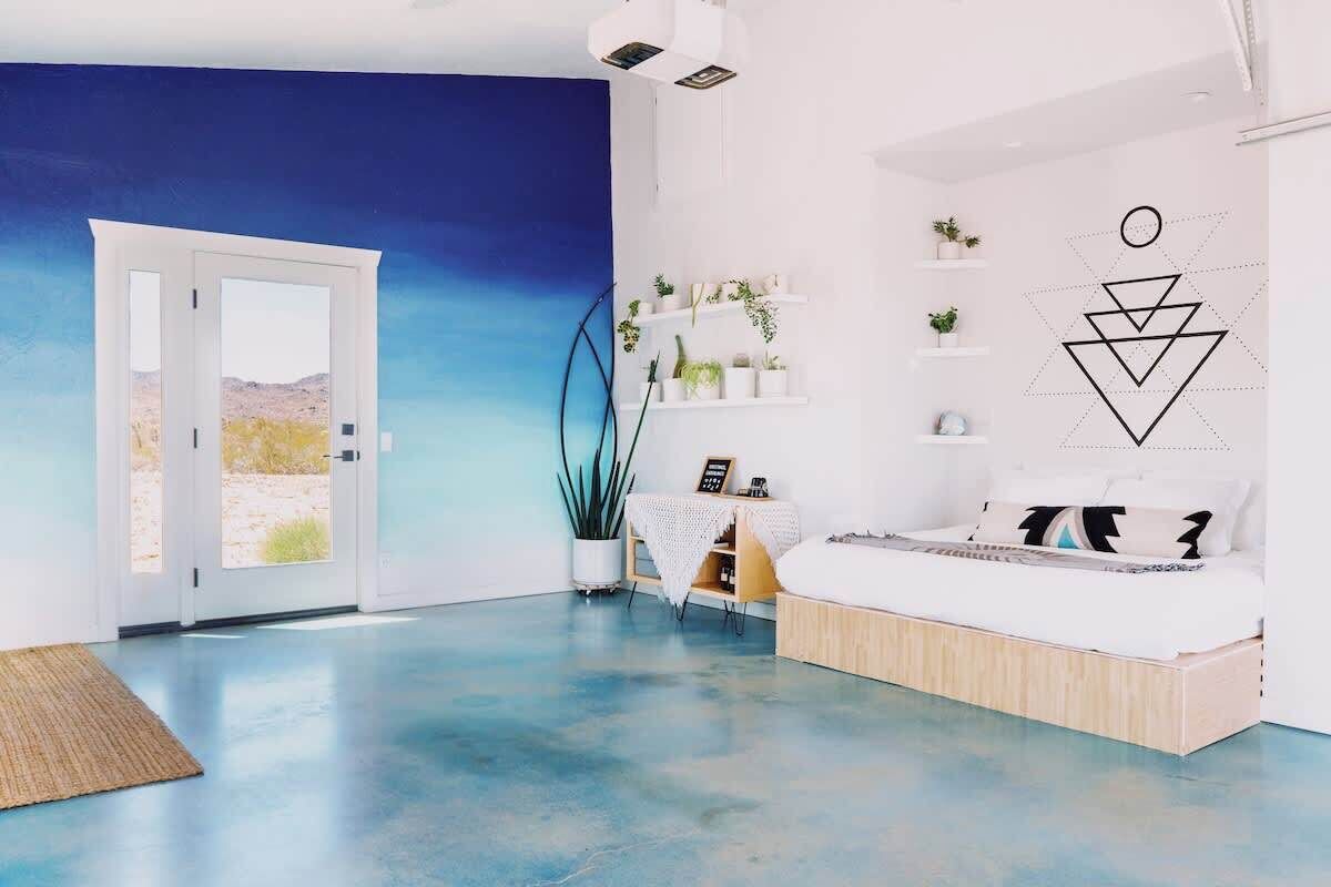 Iron/ironing board, travel cot, WiFi, bed sheets