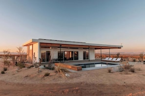 Exterior - The Refuge • Healing Retreat, Saltwater Pool & Spa (Joshua Tree)