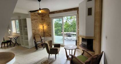 Maison nichĂ©e au cĆur de la nature, dans le parc naturel rĂ©gional du GĂątinais.