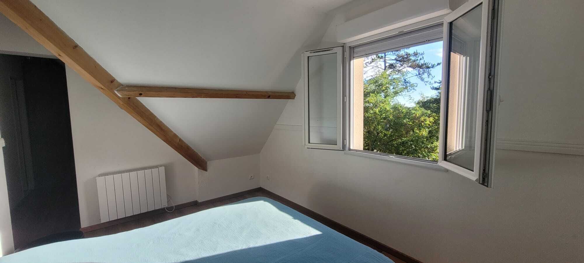 4 bedrooms, bed sheets