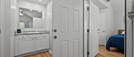 1 camera, ferro/asse da stiro, Wi-Fi, lenzuola