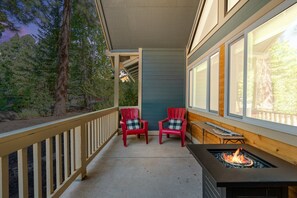 Terrace/patio - Fantastic Flagstaff 3 Bedroom w/ Private Backyard! (Flagstaff)
